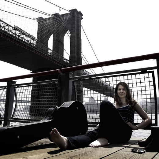 ★ Martina Fišerová: vocals, guitars, tone lyres, slate xyl.