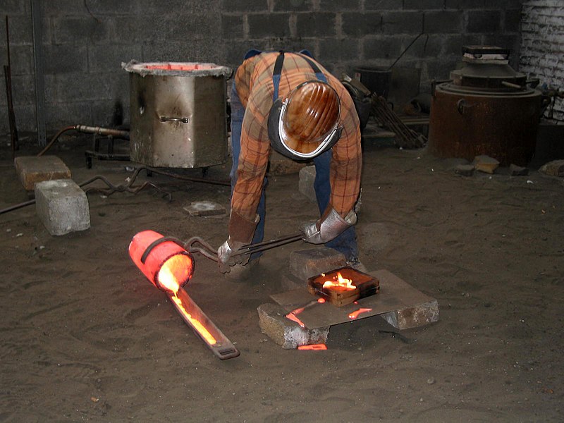 File:Bois-du-Luc - Fondeur d'art 2.JPG